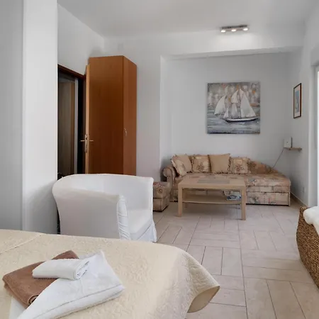 Gorgeous In With Kitchen Crikvenica