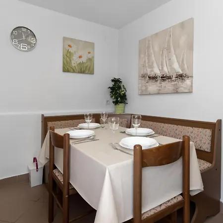 Holiday home Gorgeous In With Kitchen